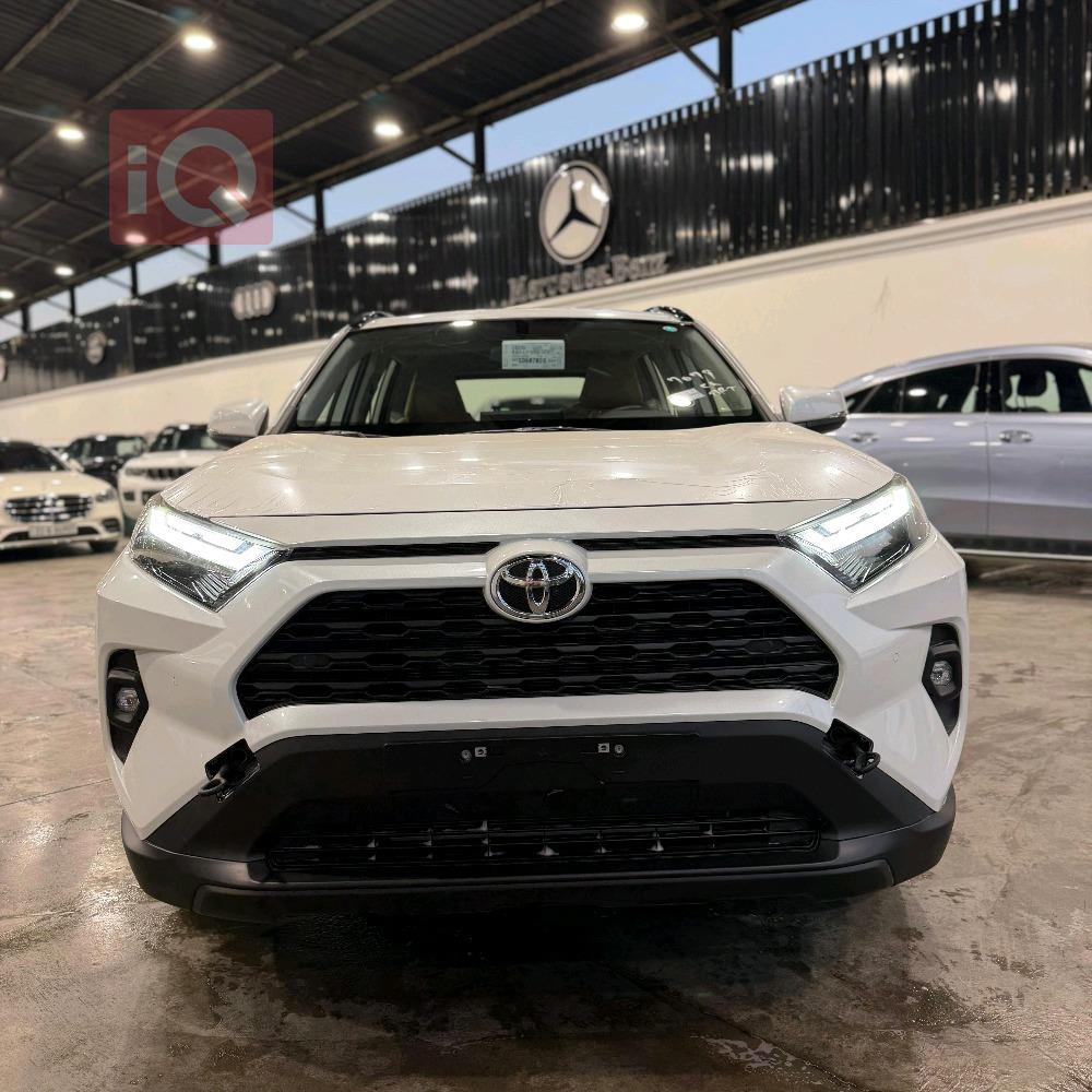 تۆیۆتا ڕاڤ 4